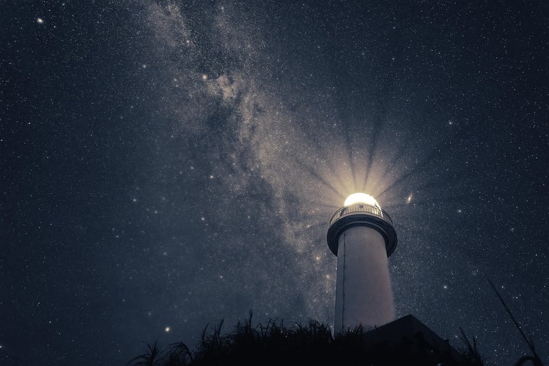 Lighthouse guiding through risks
